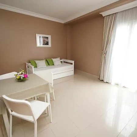 Отель Rf Astoria - Adults Only